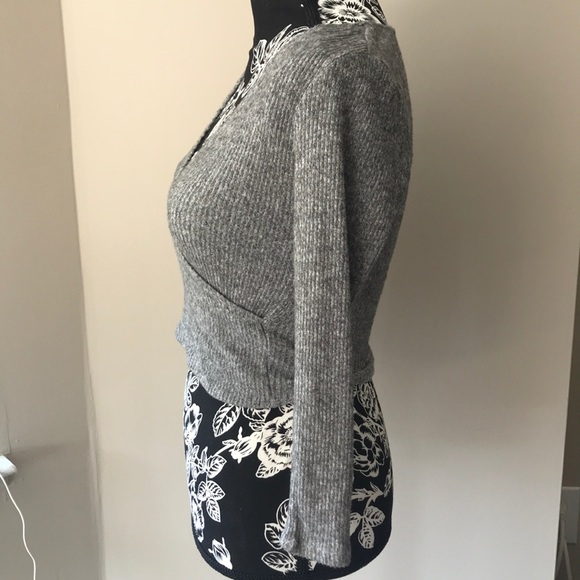 One eleven gray top - Picture 5 of 6